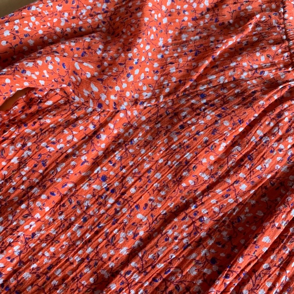 Old Navy top. New without tag. - Picture 3 of 5